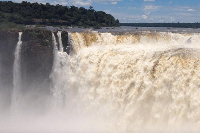 airport-igr-round-trip-iguassu-falls-argentine-side
