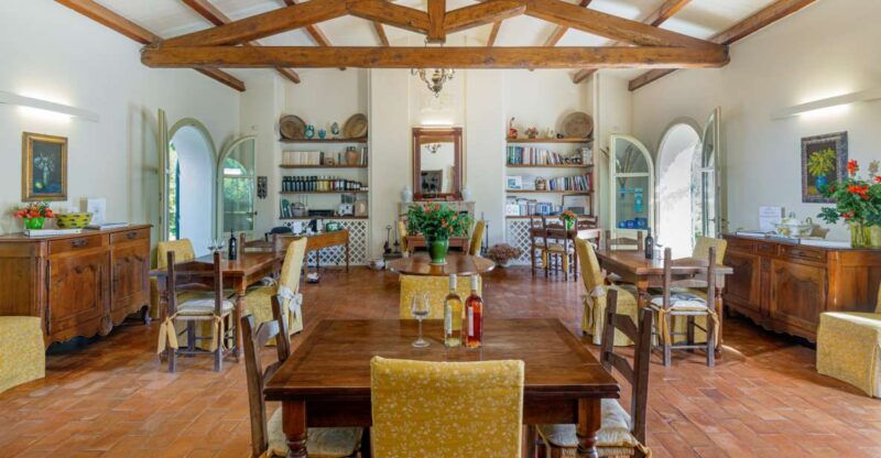 alghero-wine-and-olive-oil-tasting-at-a-local-farm
