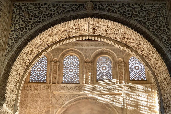 alhambra-private-tour-from-malaga-with-transport-and-skip-the-line-tickets