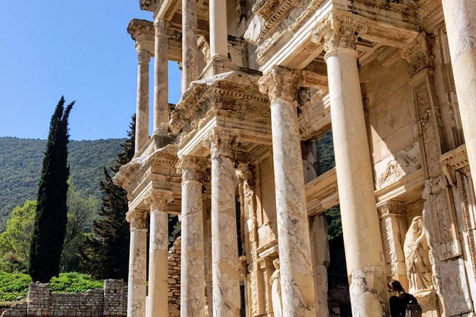 all-inclusive-private-guided-tour-for-your-family-lunch-entrances-are-included