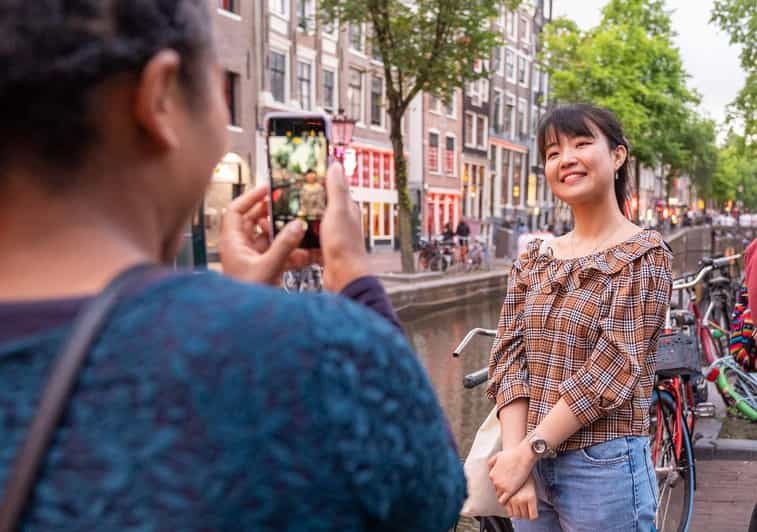 amsterdam-red-light-tour-exclusive-peep-show