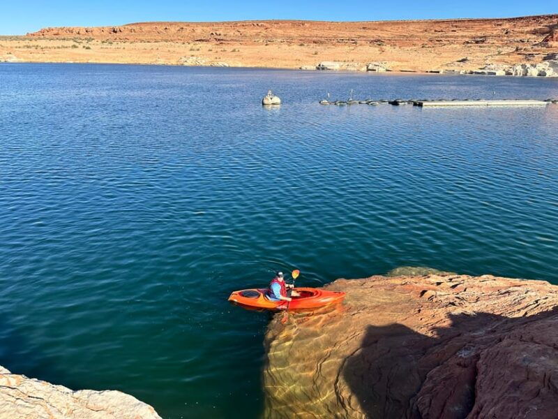 antelope-canyon-lake-powell-guided-kayaking-hike-tour