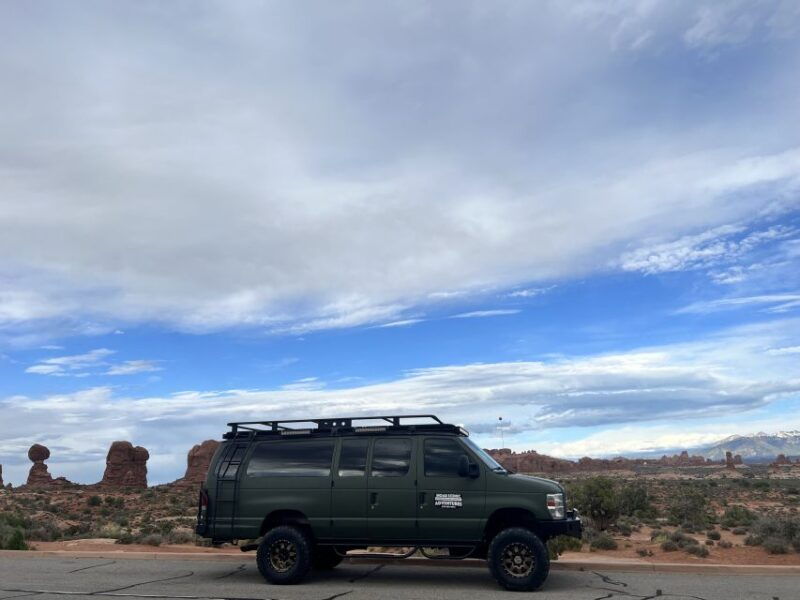 arches-national-park-sunset-pavement-van-tour