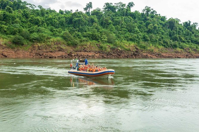 argentinian-side-of-the-falls-and-boat-tour-gran-aventura-all-tickets-included