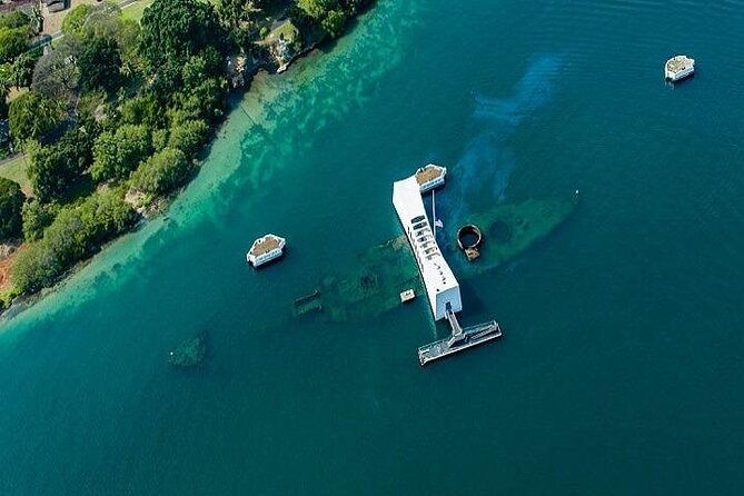arizona-memorial-pearl-harbor-and-honolulu-city-tour-from-kauai-2