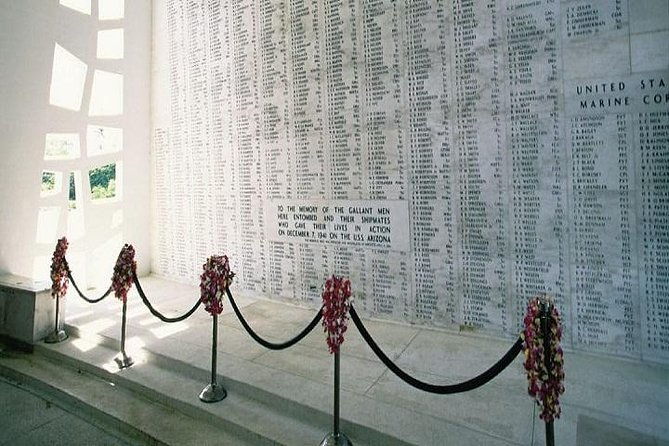 arizona-memorial-pearl-harbor-honolulu-city-tour-from-maui