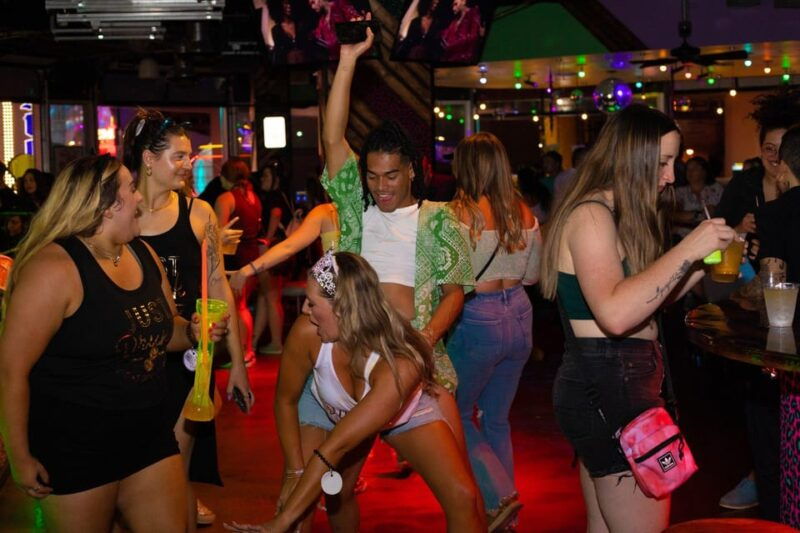 austin-6th-street-bar-crawl-the-epic-group