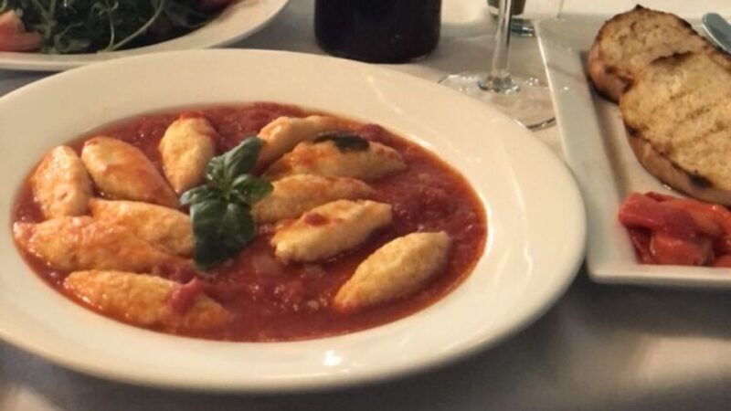 authentic-italian-market-after-dark-3
