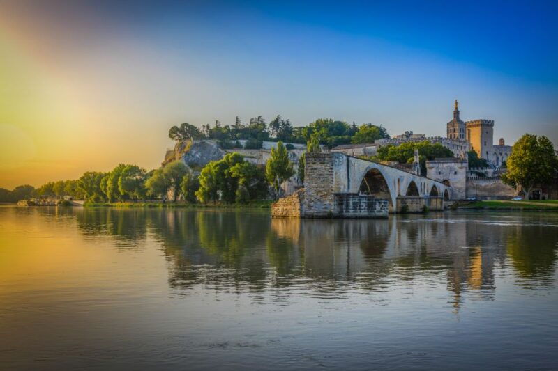 avignon-city-of-popes-and-wine-tasting-private-full-day-tour