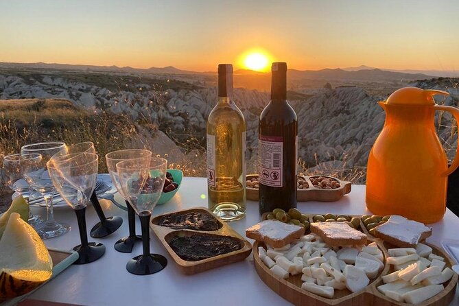barbecue-picnic-in-the-valley-sunset-time