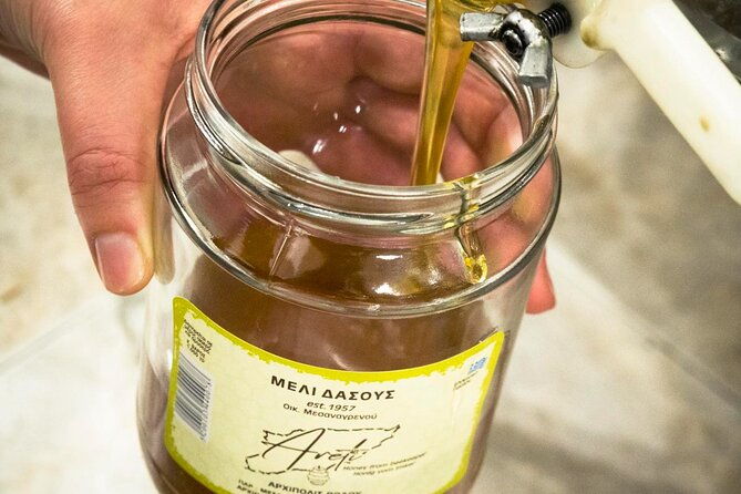 beekeeping-experience-areti-honey