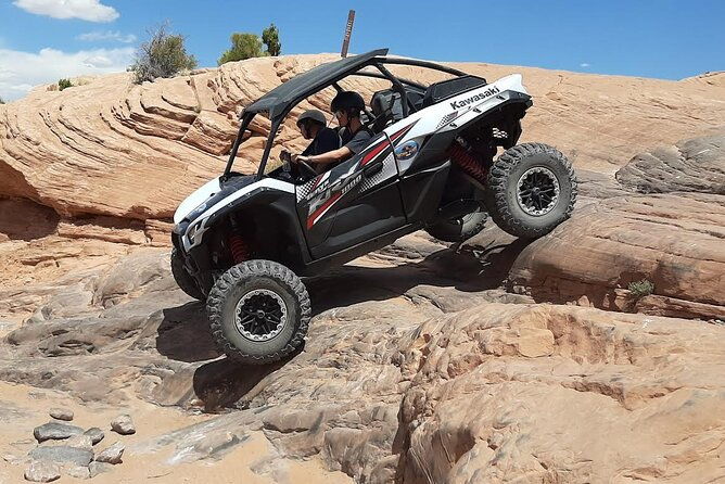best-poison-spider-u-drive-4x4-tour-in-moab-dinosaur-tracks