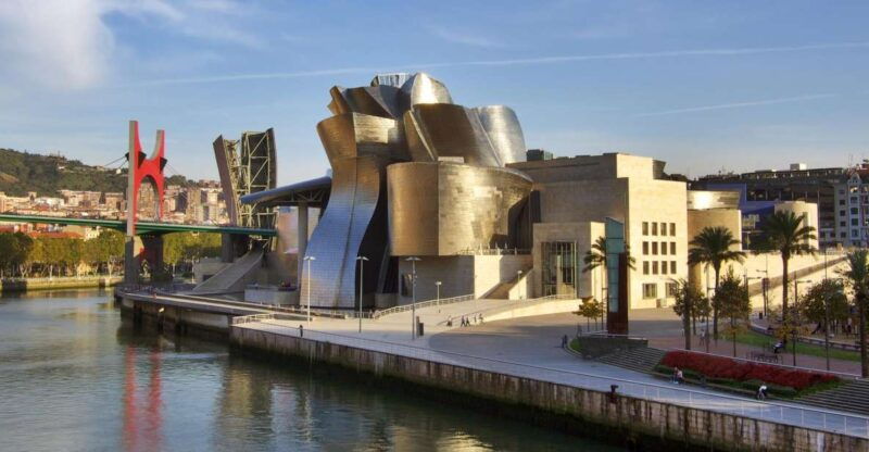 bilbao-classic-modern-guided-walking-tour-with-pintxos