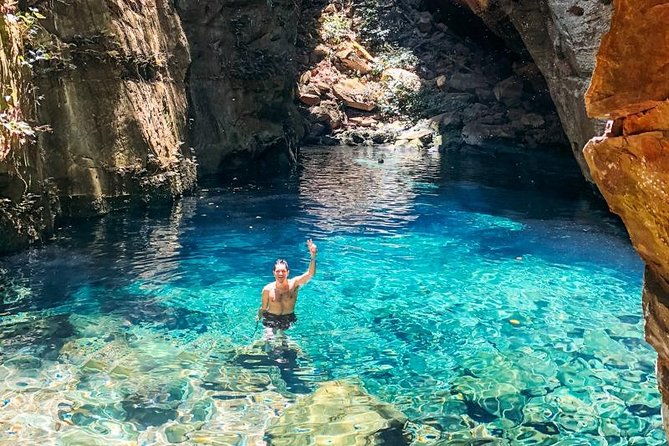 blue-charm-blue-well-santa-barbara-waterfall-4-days-with-jalapao-titans
