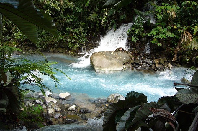 blue-river-hot-springs-bath-in-rincon-de-la-vieja-from-liberia