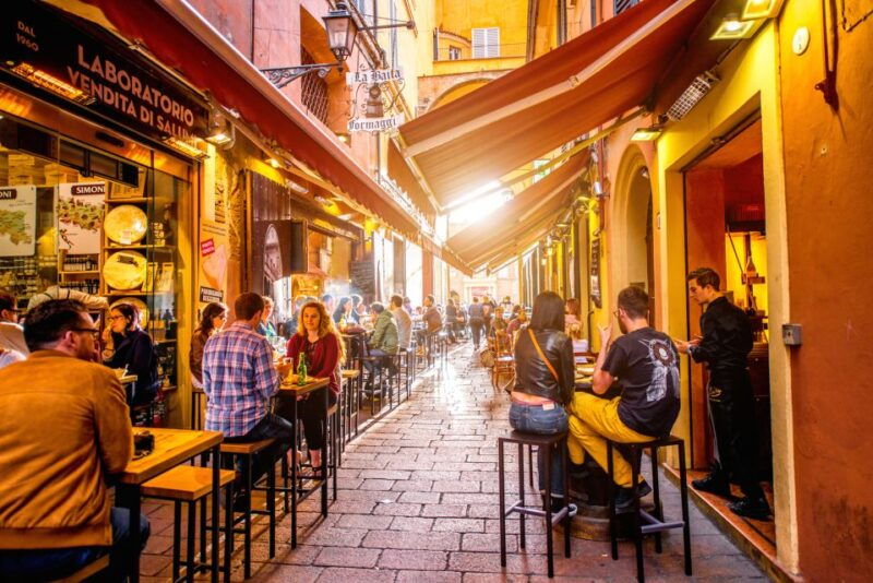 bologna-2-hour-book-a-like-minded-local-host