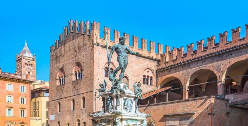 bologna-private-top-historical-sites-guided-walking-tour