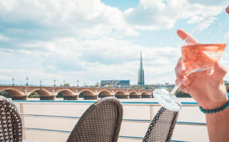 bordeaux-guided-wine-and-canele-discovery-cruise