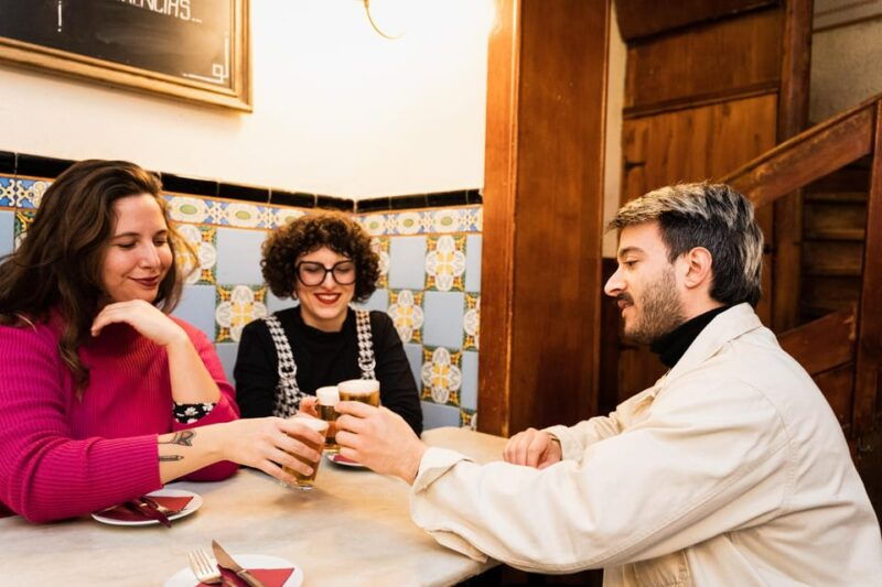 cadiz-food-tour-with-tapas-drinks-with-a-local
