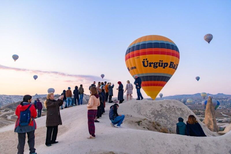 cappadocia-sunrise-hot-air-balloon-watching-experience