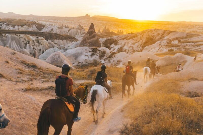 cappadocia-sunset-or-daytime-horse-riding-tour