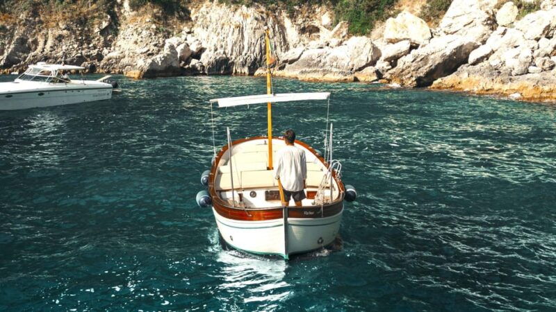 capri-coast-private-3-hour-gozzo-boat-tour