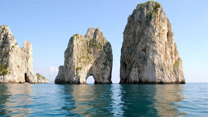 capri-private-boat-tour-with-visit-to-the-caves