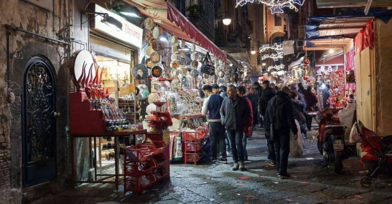 capturing-the-magic-explore-the-naples-christmas-market