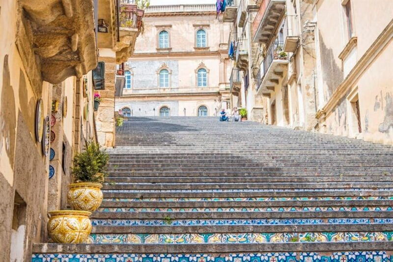 car-minivan-tour-from-syracuse-to-villa-romana-del-casale-and-caltagirone