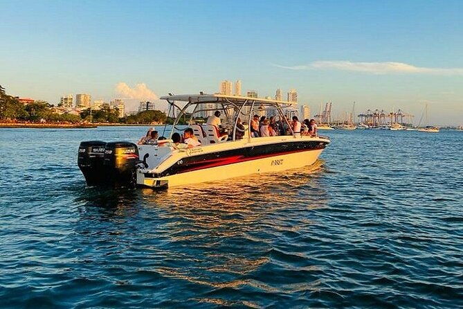 cartagena-bay-tour-with-bar-libre-by-luxury-boat