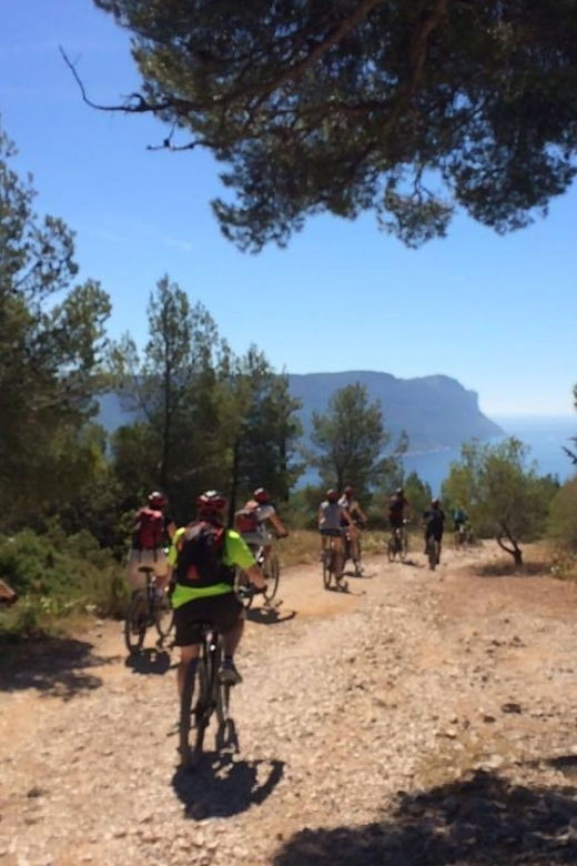cassis-calanques-and-viewpoints-tour-by-mountain-e-bike