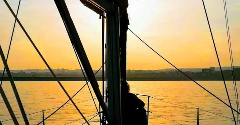 catania-guided-sunset-sailing-trip-with-aperitif-prosecco