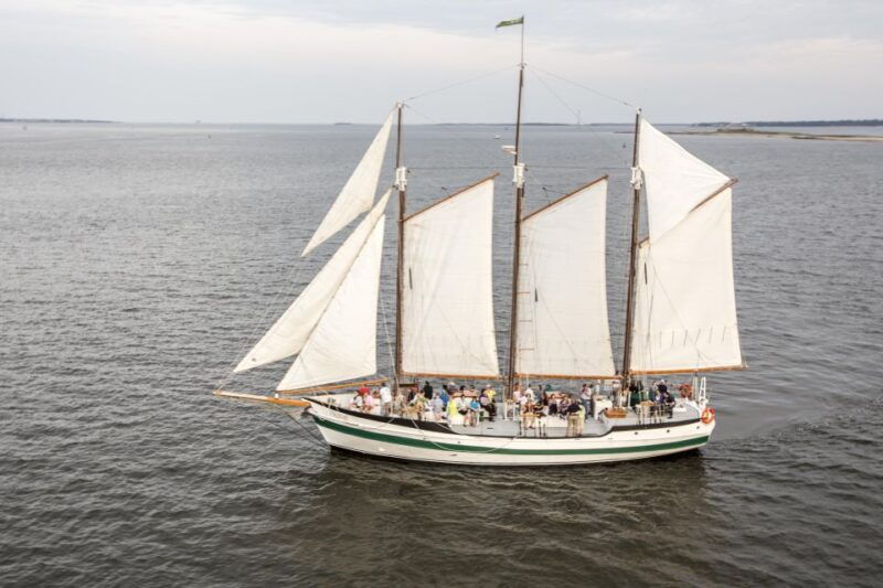 charleston-schooner-sailing-harbor-tour-dolphin-watch