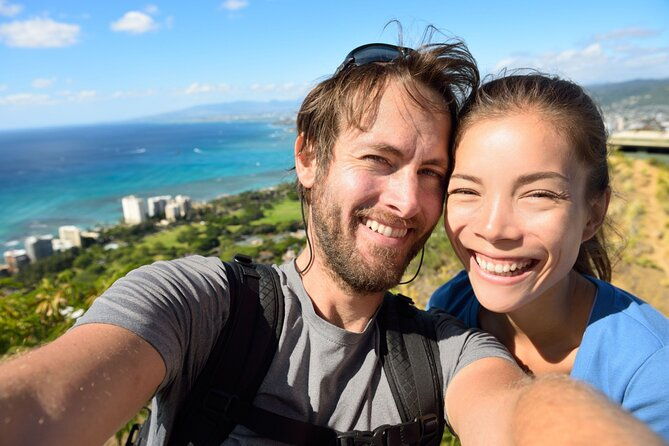 charms-of-honolulu-walking-tour-for-couples