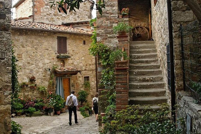 chianti-eno-excursion-through-the-vineyards