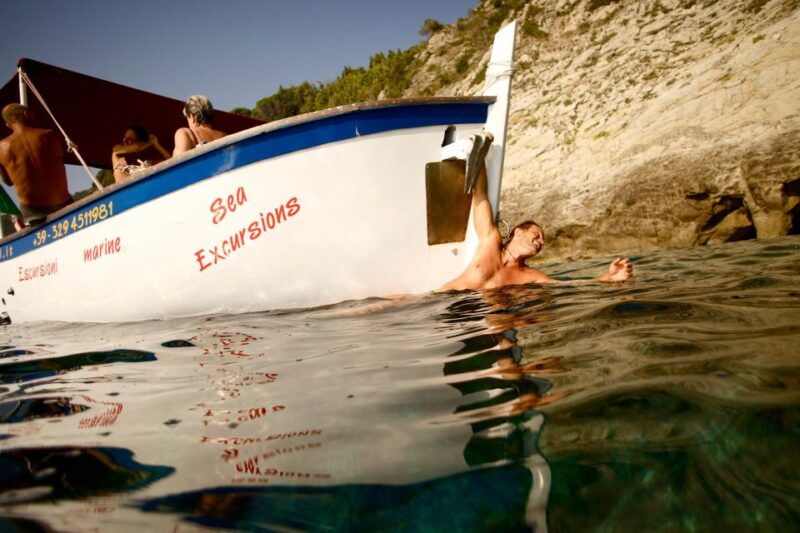 cinque-terre-afternoon-boat-tour-with-brunch-on-board