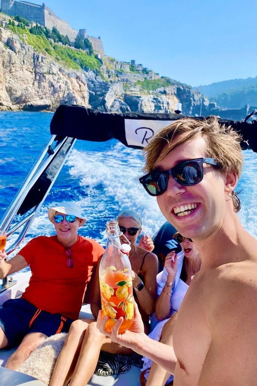 cinque-terre-boat-tour-4-8-hours-with-food-and-drinks
