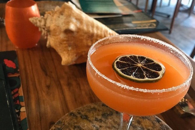 colombian-drinks-and-cocktail-tasting-experience-in-cartagena