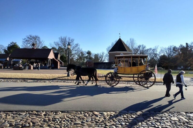 colonial-williamsburg-christmas-walking-tour