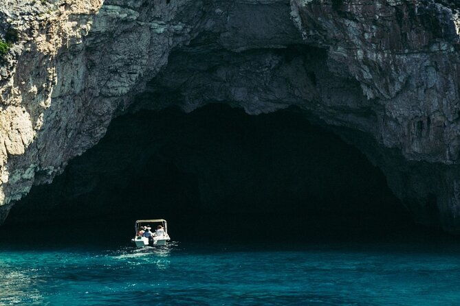 corfu-highlights-shore-excursion-paleokastritsa-corfu-town