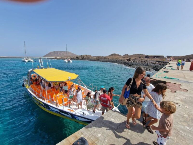 corralejo-isla-de-lobos-round-trip-ticket-with-park-entry
