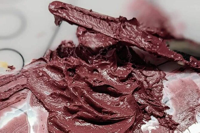 create-your-own-lipstick-or-lip-gloss-experience-in-charlotte