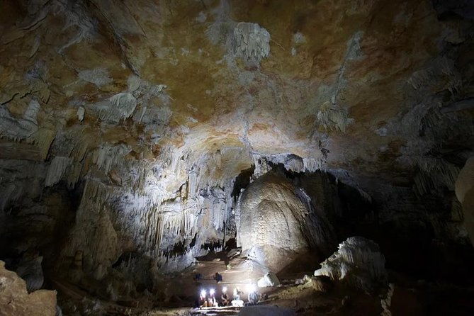crystal-cave-with-local-tour-guide-and-belizean-lunch