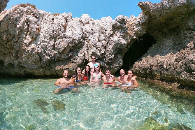 daily-tour-in-dinghy-favignana-and-levanzo