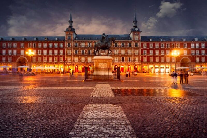 dark-stories-of-madrid-walking-tour
