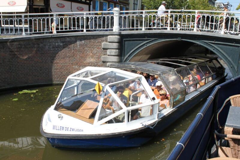 delft-canal-cruise-with-guided-commentary
