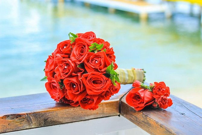 destination-wedding-on-roatans-beach-cruise-or-sunset