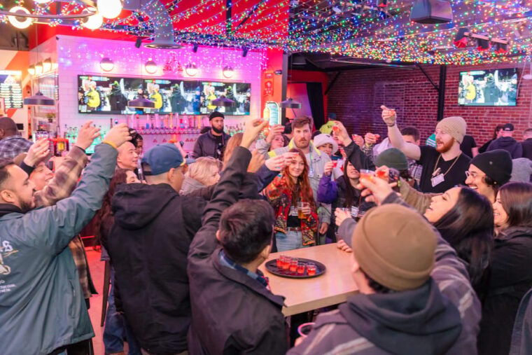downtown-denver-pub-crawl-food-drinks-included