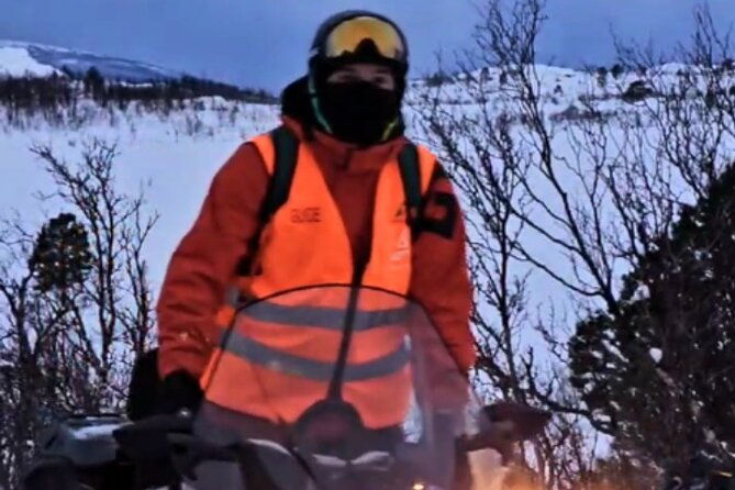 driving-ski-doo-snowmobile-adventure-5-hours-photos-included