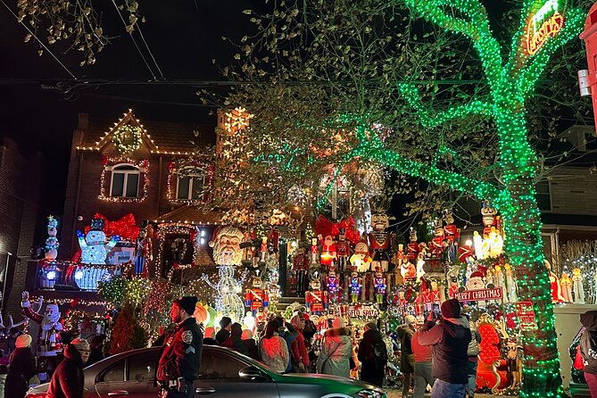 dyker-heights-christmas-holiday-lights-private-guided-tour